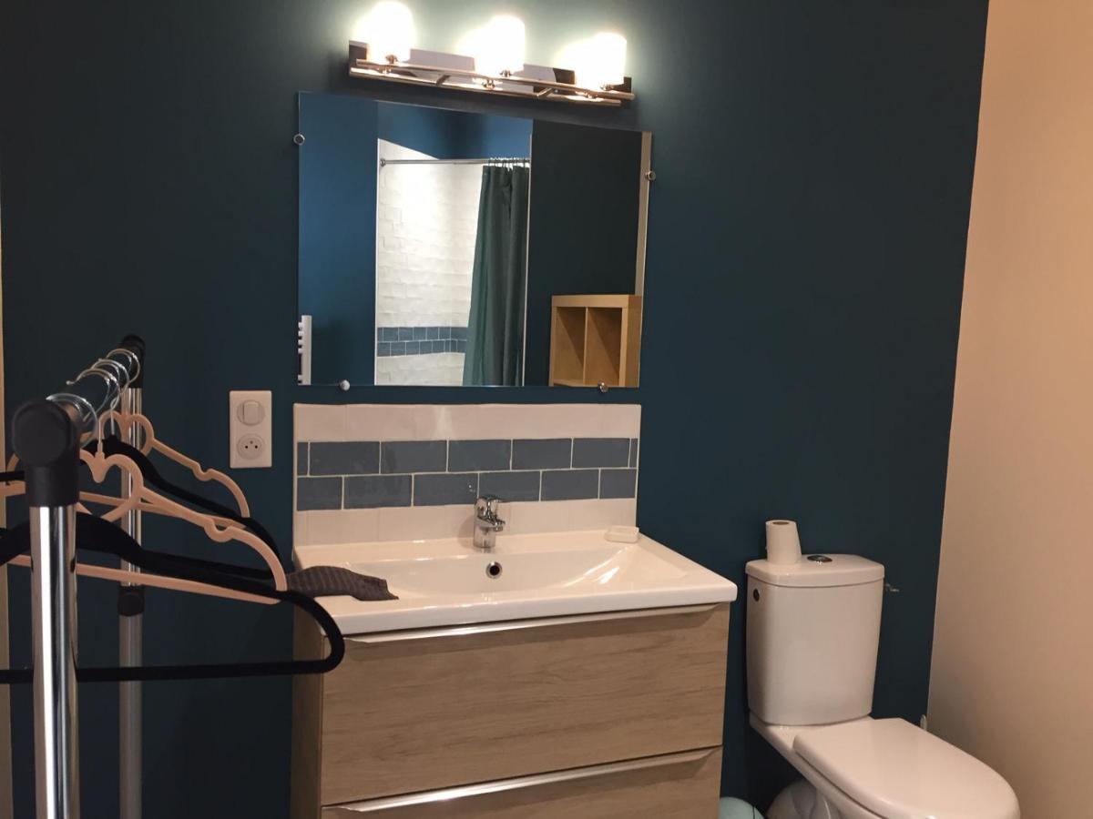 Chambre dans dépendance Maison de Ville + abri vélos Saumur Extérieur photo